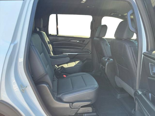 Used 2025 Chevrolet Traverse FWD LT For Sale in Muscle Shoals, AL