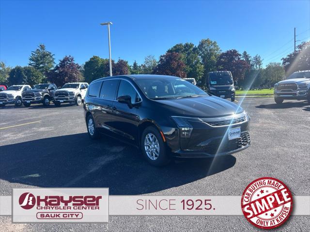 2027 Chrysler Pacifica Select for sale in Sauk City, WI
