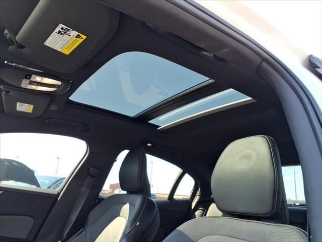 2024 Volvo S60 Plus Black Edition