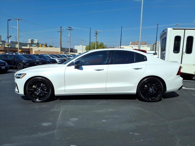 2024 Volvo S60 Plus Black Edition