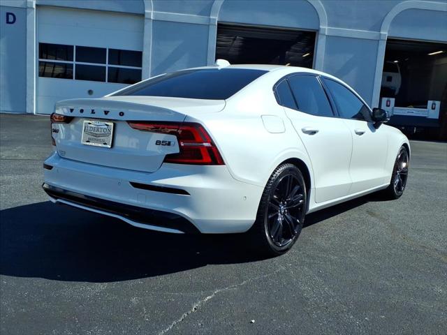 2024 Volvo S60 Plus Black Edition