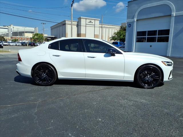 2024 Volvo S60 Plus Black Edition