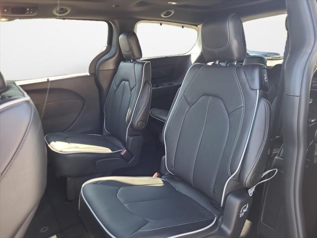2027 Chrysler Pacifica Limited AWD