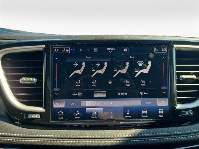 2027 Chrysler Pacifica Limited AWD
