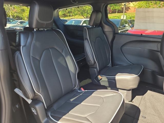 2027 Chrysler Pacifica Limited AWD