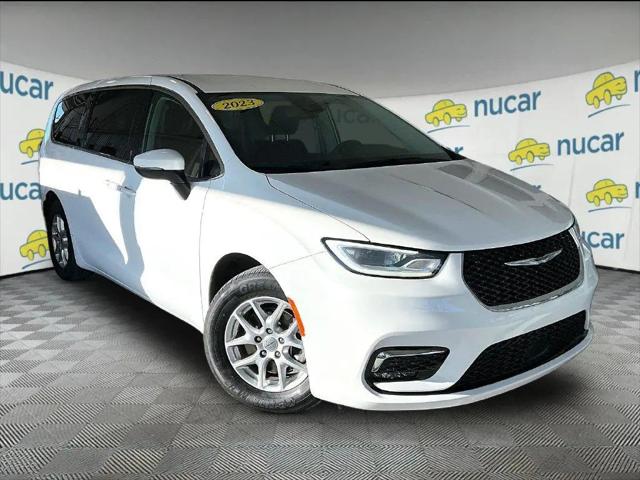 2023 Chrysler Pacifica Touring L for sale in Saint Albans City, VT