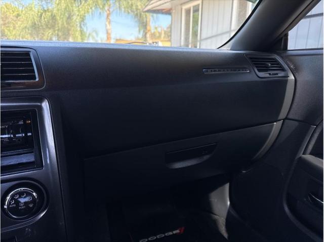 2014 Dodge Challenger SXT