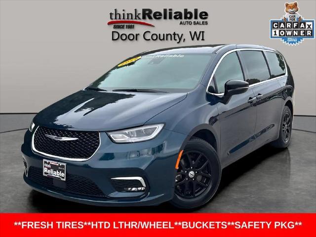2025 Chrysler Pacifica Select for sale in Sturgeon Bay, WI