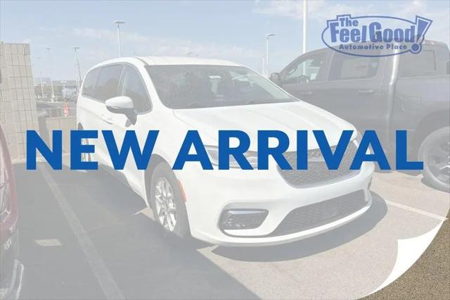 2023 Chrysler Pacifica Touring L for sale in Modesto, CA