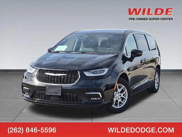 2026 Chrysler Pacifica Select for sale in Waukesha, WI