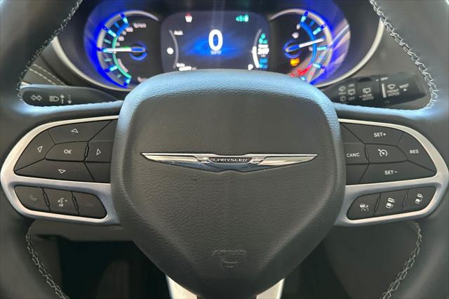 2024 Chrysler Pacifica Hybrid Select