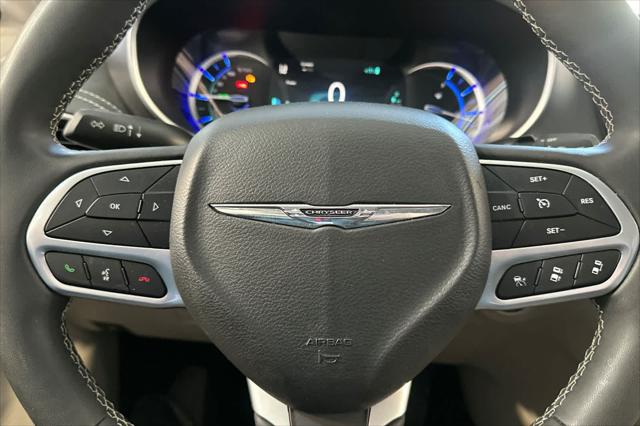 2024 Chrysler Pacifica Hybrid Select