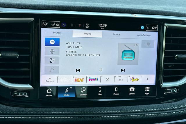 2024 Chrysler Pacifica Hybrid Select