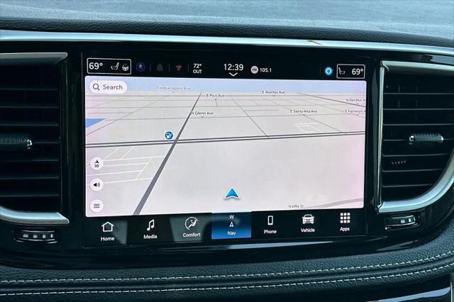 2024 Chrysler Pacifica Hybrid Select