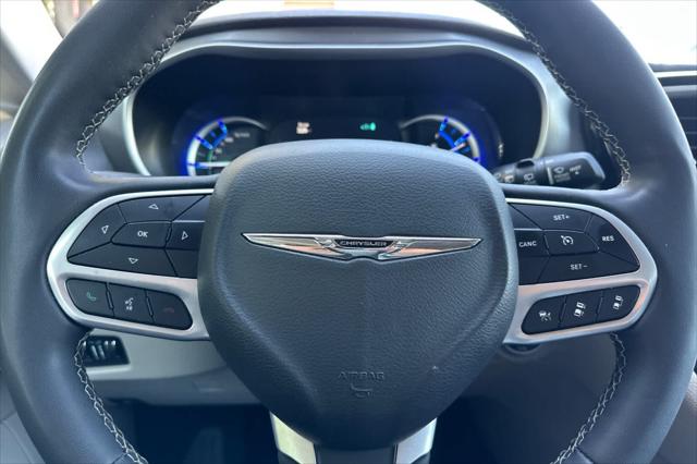 2024 Chrysler Pacifica Hybrid Select