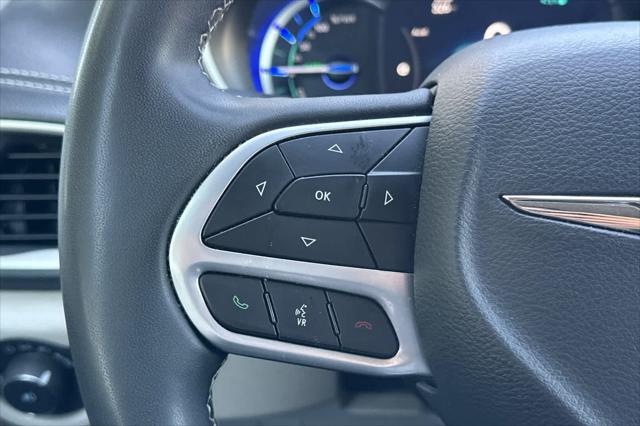 2024 Chrysler Pacifica Hybrid Select