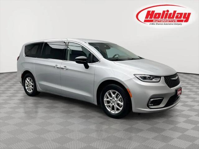 2024 Chrysler Pacifica Touring L for sale in Fond du Lac, WI
