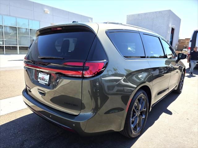 2027 Chrysler Pacifica Limited
