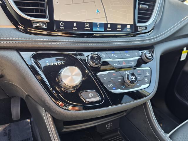 2027 Chrysler Pacifica Limited