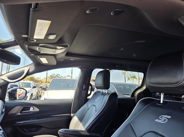 2027 Chrysler Pacifica Limited