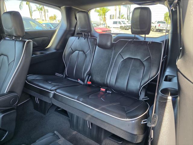 2027 Chrysler Pacifica Limited