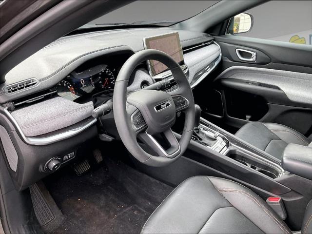2023 Jeep Compass Latitude Lux FWD