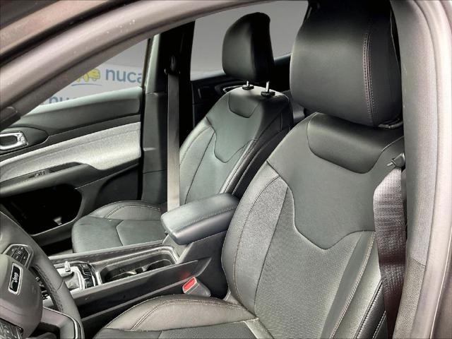 2023 Jeep Compass Latitude Lux FWD