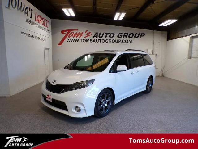2016 Toyota Sienna SE 8 Passenger for sale in Urbandale, IA