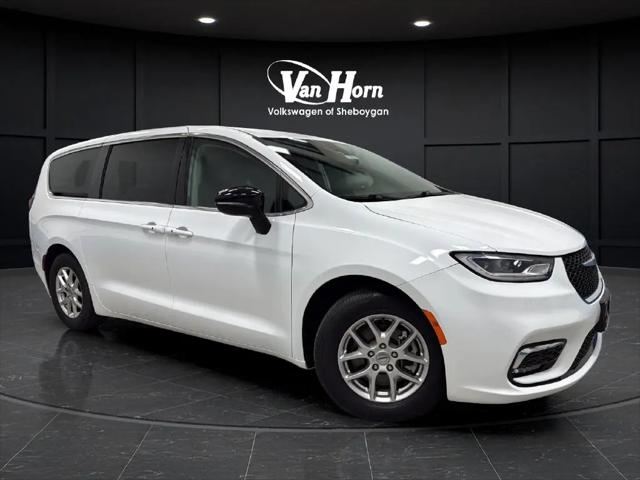 2024 Chrysler Pacifica Touring L for sale in Sheboygan, WI