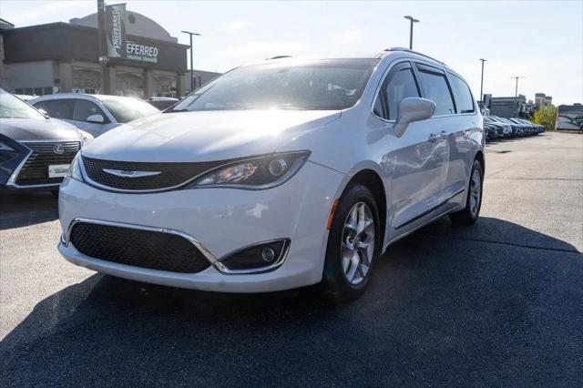 2020 Chrysler Pacifica Touring L for sale in Fort Wayne, IN