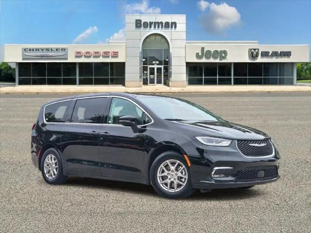 2024 Chrysler Pacifica Touring L for sale in Oak Lawn, IL