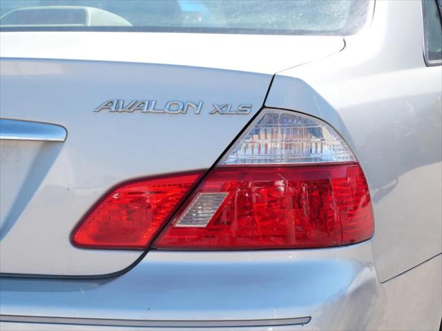 2003 Toyota Avalon XLS