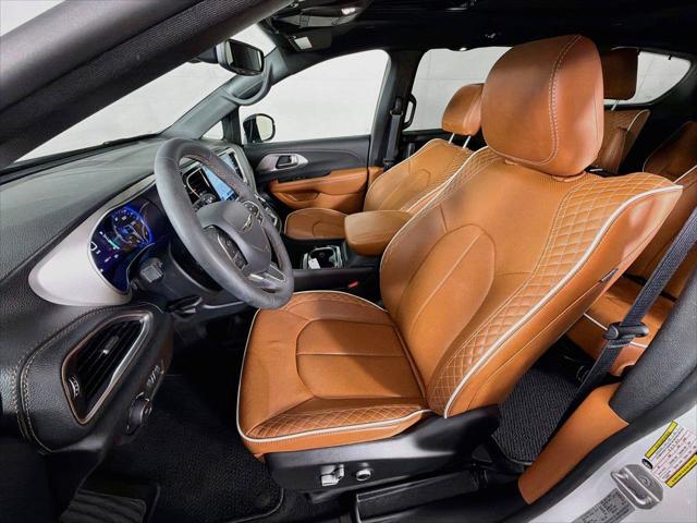 2025 Chrysler Pacifica Pinnacle AWD