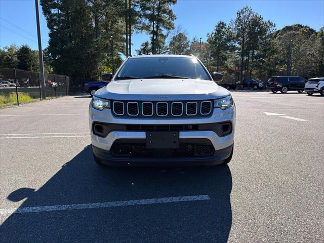 2024 Jeep Compass Latitude Lux FWD