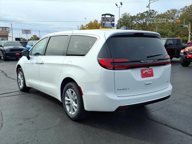 2027 Chrysler Pacifica Select AWD