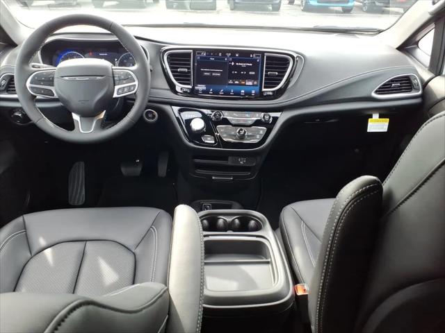 2027 Chrysler Pacifica Select AWD