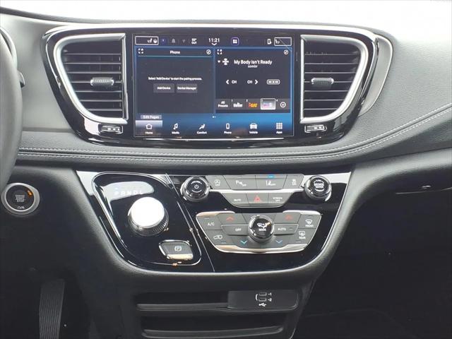 2027 Chrysler Pacifica Select AWD