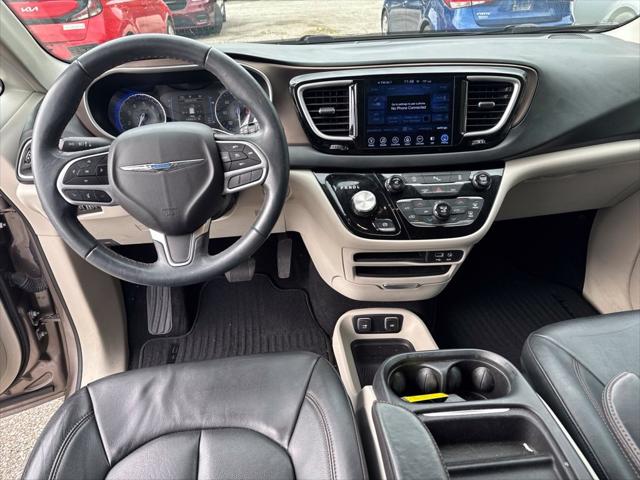 2017 Chrysler Pacifica Touring-L