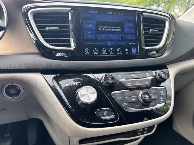 2017 Chrysler Pacifica Touring-L