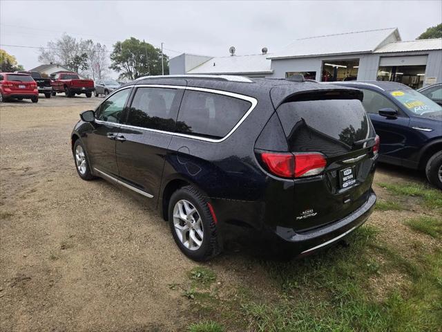 2017 Chrysler Pacifica Touring-L Plus