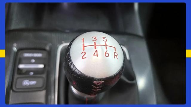 2025 Honda Civic Base w/High Performance Summer Tires