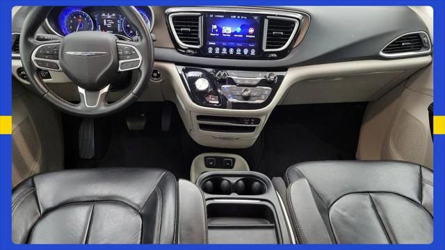 2017 Chrysler Pacifica Touring-L