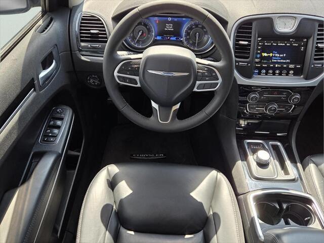 2023 Chrysler 300 Touring L