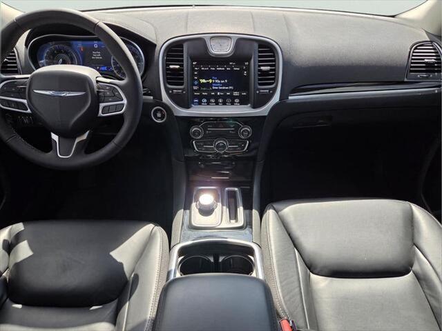2023 Chrysler 300 Touring L