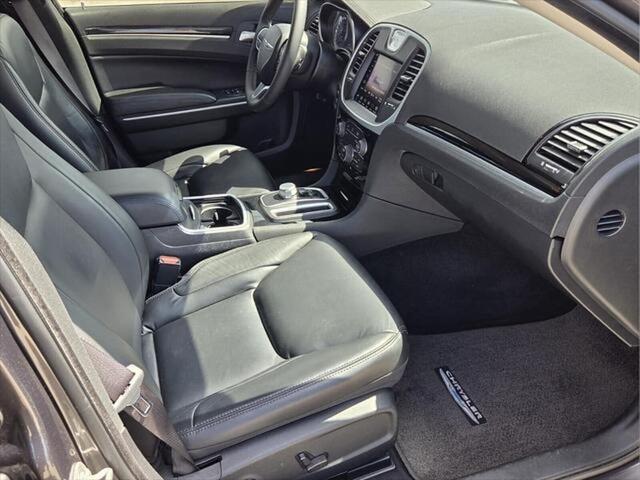 2023 Chrysler 300 Touring L