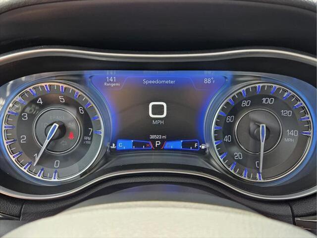2023 Chrysler 300 Touring L