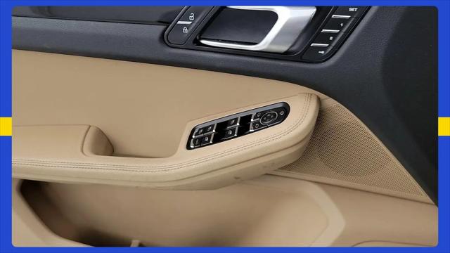 2023 Porsche Macan Macan