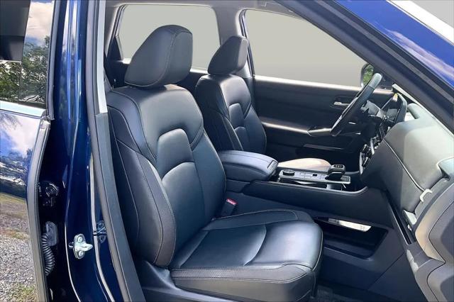 2025 Nissan Pathfinder SL 4WD