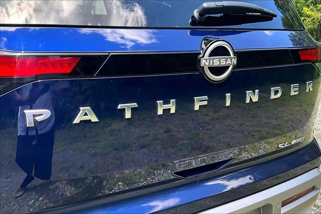 2025 Nissan Pathfinder SL 4WD