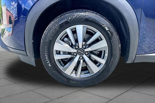 2025 Nissan Pathfinder SL 4WD